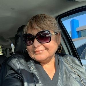 Meet your Posher, Elena